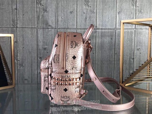MCM雙肩背包 原單 超mini Stark經典女背包 側邊點綴鉚釘 MCM後背包 時尚迷人單品  mdmc1086